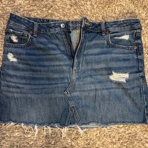 American Eagle distressed Jean mini skirt-
High rise a-line
Like new, worn twice